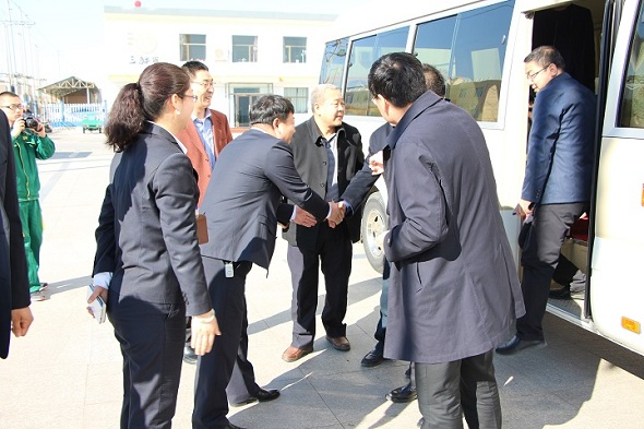 内蒙古自治区巴彦淖尔市委常委、组织部部长王云良莅临三胖蛋食品有限公司进行参观