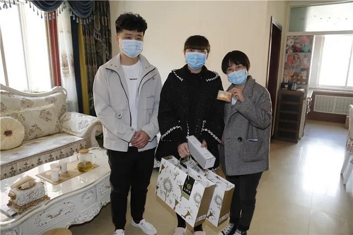 三胖蛋食品赠送全年免费瓜子致敬援鄂抗疫英雄